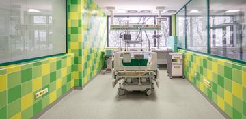 Barevné obklady RAKO v novém pavilonu Nemocnice Třebíč 